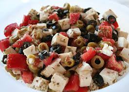 http://tbn3.google.com/images?q=tbn:2qo_8GJL2VFfQM:http://www.turksofrasi.com/galeri/Zeytin-Salatasi.jpg