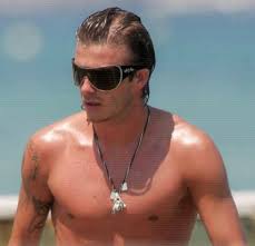 http://tbn3.google.com/images?q=tbn:FMlbpFoJJzQzUM:http://www.celebrity-sunglasses-finder.com/image-files/david_beckham1.jpg