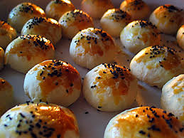 http://tbn3.google.com/images?q=tbn:GaRrC0jkhsW9jM:http://www.portakalagaci.com/photos/uncategorized/kolay_pogaca.jpg