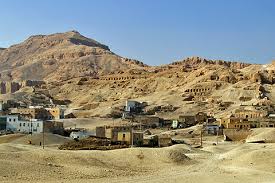 Only two queens� tombs and two tombs 