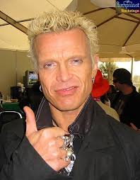 http://tbn3.google.com/images?q=tbn:fZlXFYJty_ViFM:http://i132.photobucket.com/albums/q5/assspelunker/billy_idol.jpg