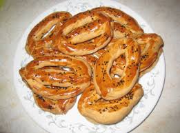 http://tbn3.google.com/images?q=tbn:jNVfIoUUPJ1rfM:http://yemektariflerifoto.googlepages.com/CATAL-COREK.jpg