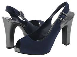 Foto di blue suede shoes - about