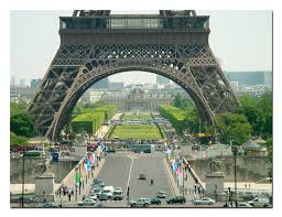 http://tbn3.google.com/images?q=tbn:rsF_F4ZVWowMDM:http://i1.trekearth.com/photos/2829/torre_eiffel.jpg