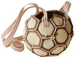 اغرب حقائب Soccer_ball_bag_1