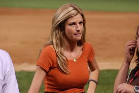  Erin Andrews and hit the showers