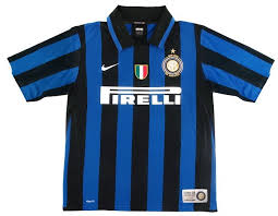 http://tbn3.google.com/images?q=tbn:u5urVxksj7yHXM:http://www.fanfootball.co.uk/images/200708-inter-milan-home-kit1.jpg