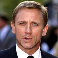 http://tbn3.google.com/images?q=tbn:xO9T56aRb6JfOM:s.plurielles.fr/mmdia/i/15/0/daniel-craig-2509150_1350.jpg