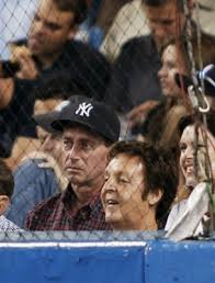 [Yankee Fan Paul McCartney at Yankee 