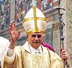 papaBenedettoXVI Compleanno del Papa: la promessa da ragazzo e le sofferenze di oggi